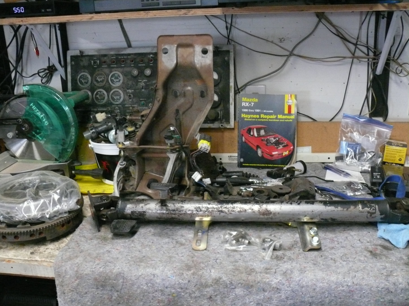 Illustration for article titled RX7 Manual Swap Begins